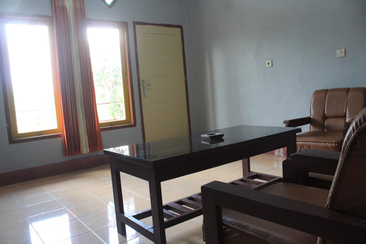 Penginapan Artha Praya Exterior foto